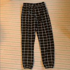 women’s black and white plaid pants